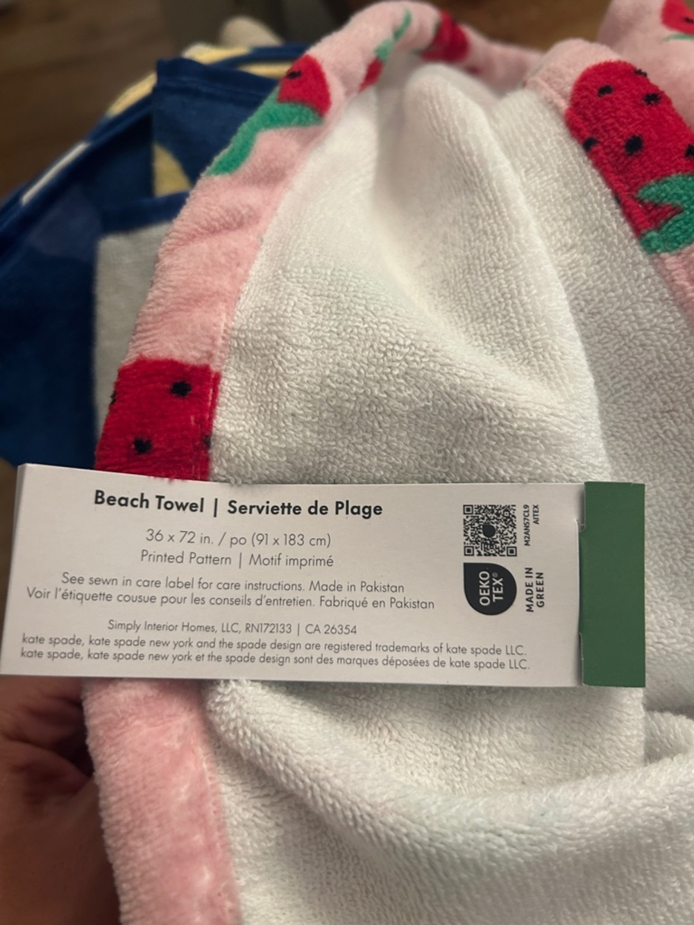 New kate spade Pink Strawberry Print Beach Towel 100% Cotton - Picture 4 of 9